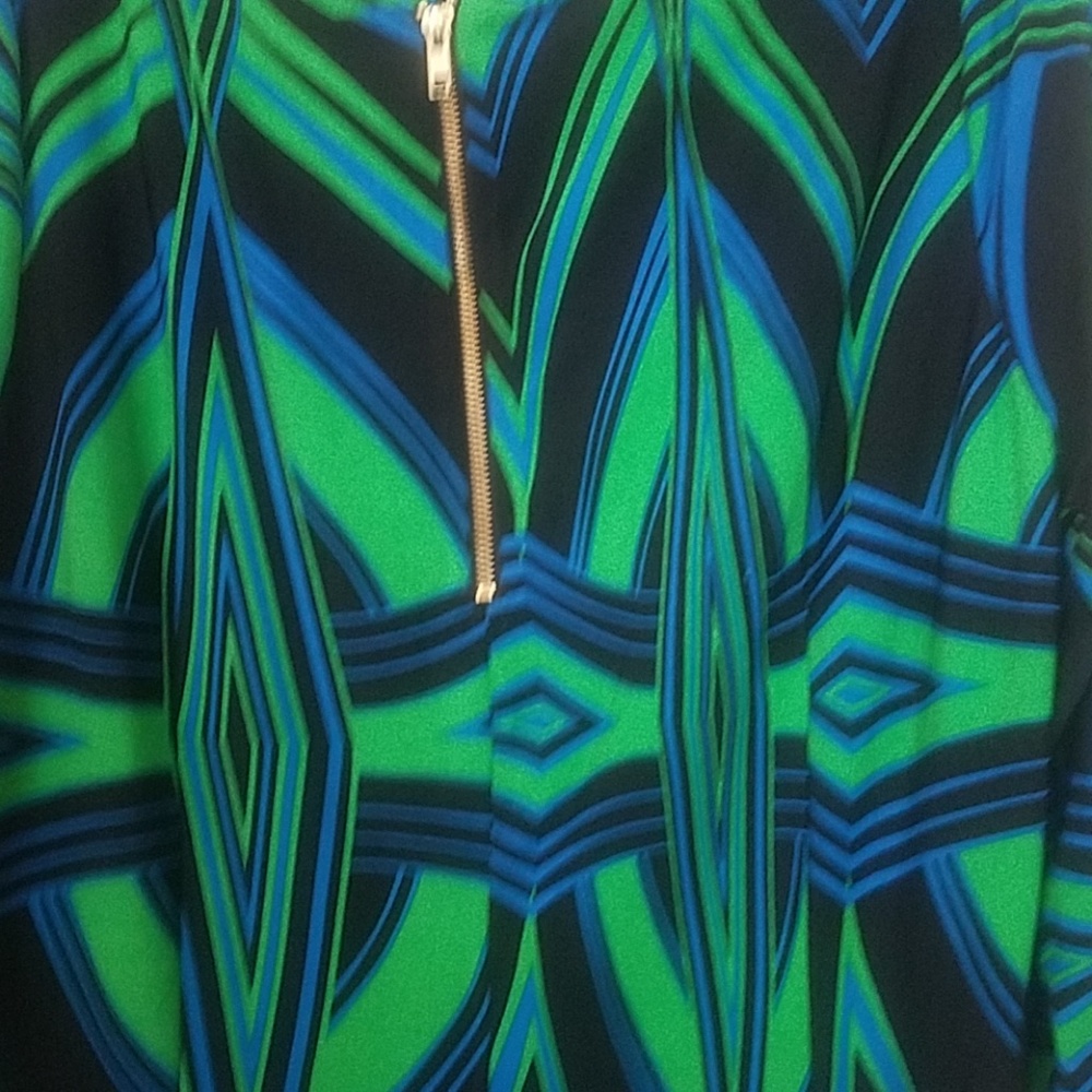Dress - Picture 7 of 7